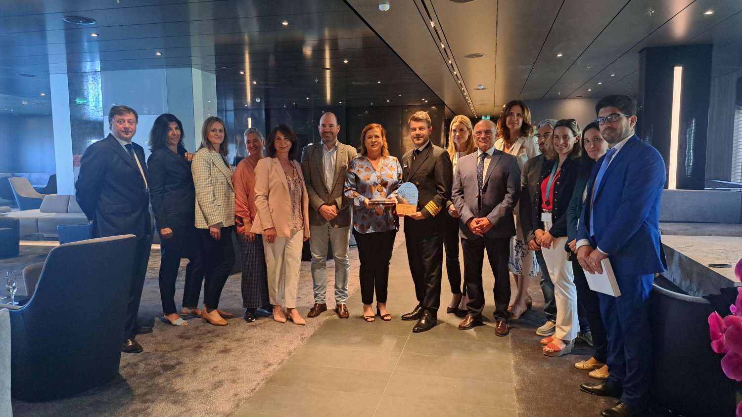 El crucero ‘Scenic Eclipse II’ visita Málaga por primera vez en su viaje inaugural