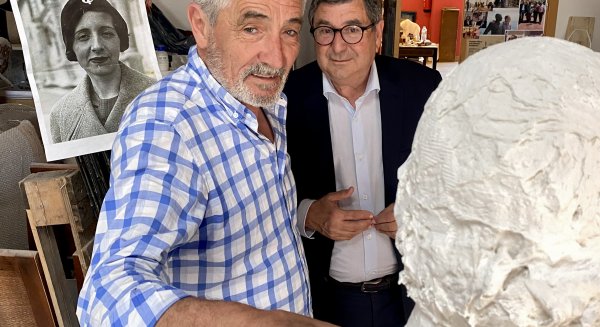 Vélez-Málaga lucirá una escultura de María Zambrano, obra del artista Francisco Martín