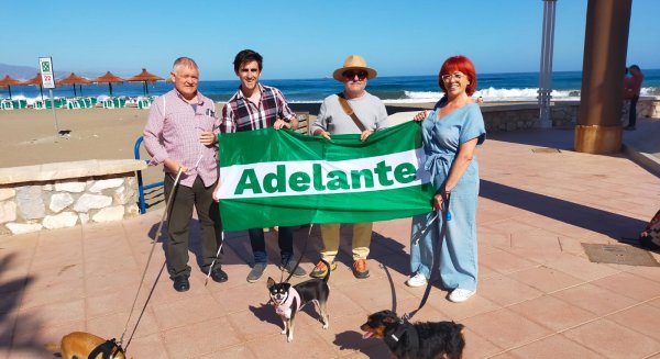 Adelante Andalucía propone autorizar mascotas en tres playas de Málaga