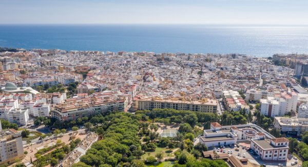 El Ayuntamiento de Estepona adjudica los trabajos del V Plan de Asfaltado