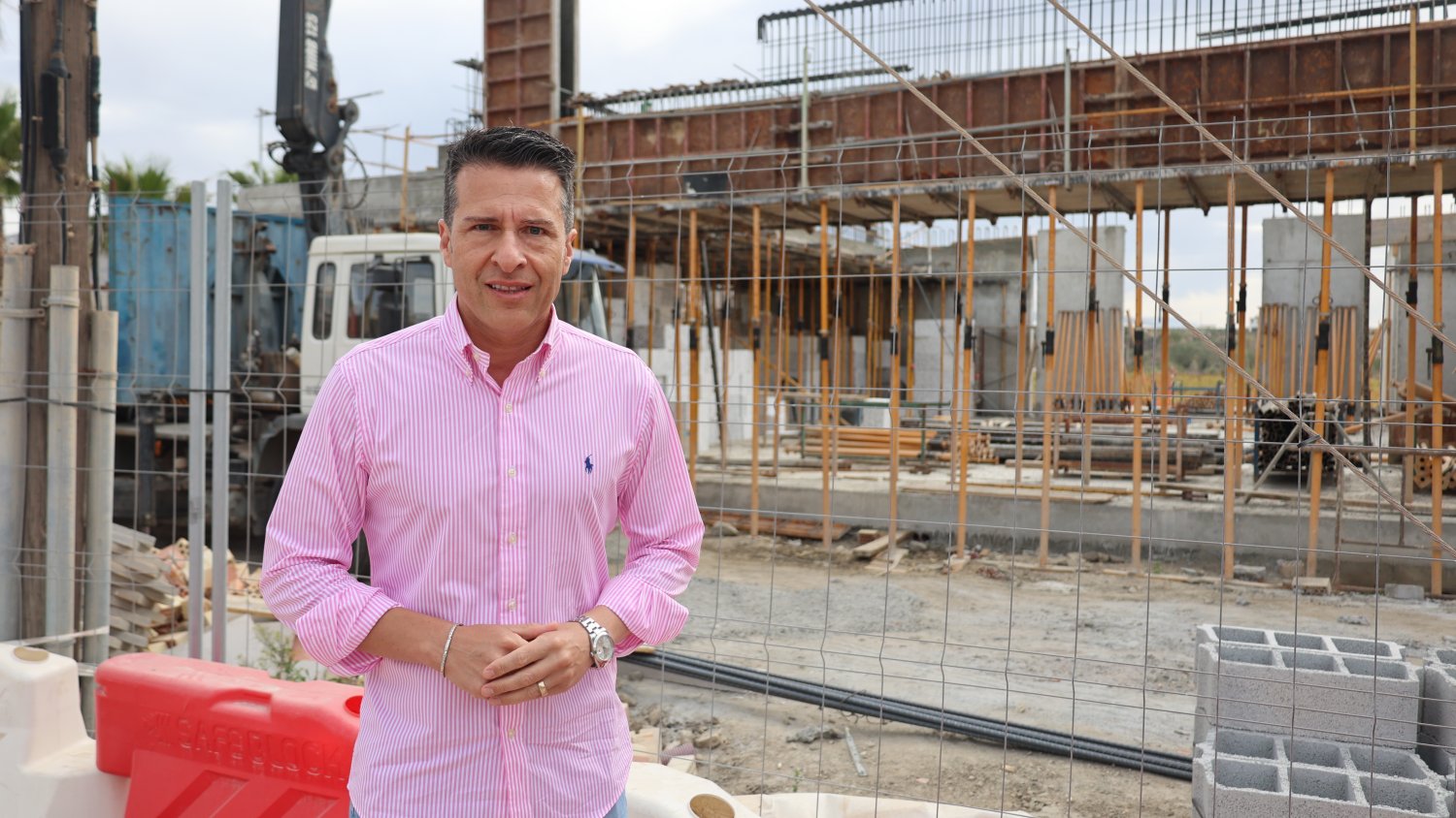 Torrox adjudica la limpieza de edificios municipales a Altenia
