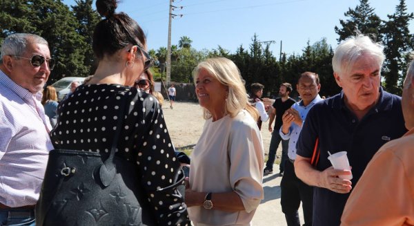 Ángeles Muñoz reafirma su compromiso con los vecinos de Camino de los Pescadores 