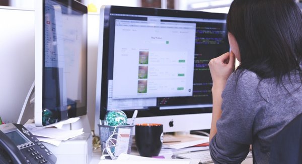 El número de empresas inscritas en la Seguridad Social crece un 1,4% respecto a agosto de 2021
