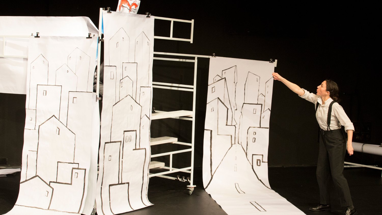 El Teatro Cánovas acoge el montaje ‘Una storia Sottosopra’, una delicada obra gestual y trepidante 