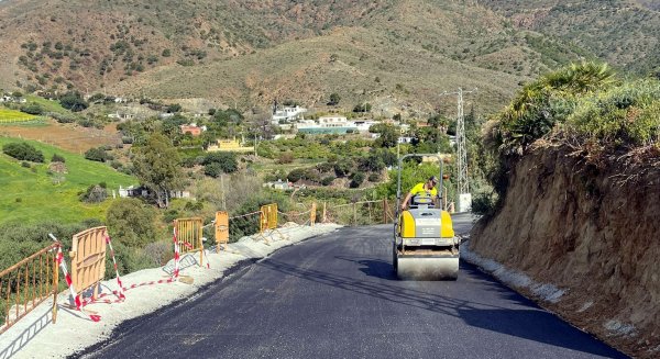 El Ayuntamiento de Estepona restablece el tráfico en los caminos rurales Los Polvitos y Marimacho