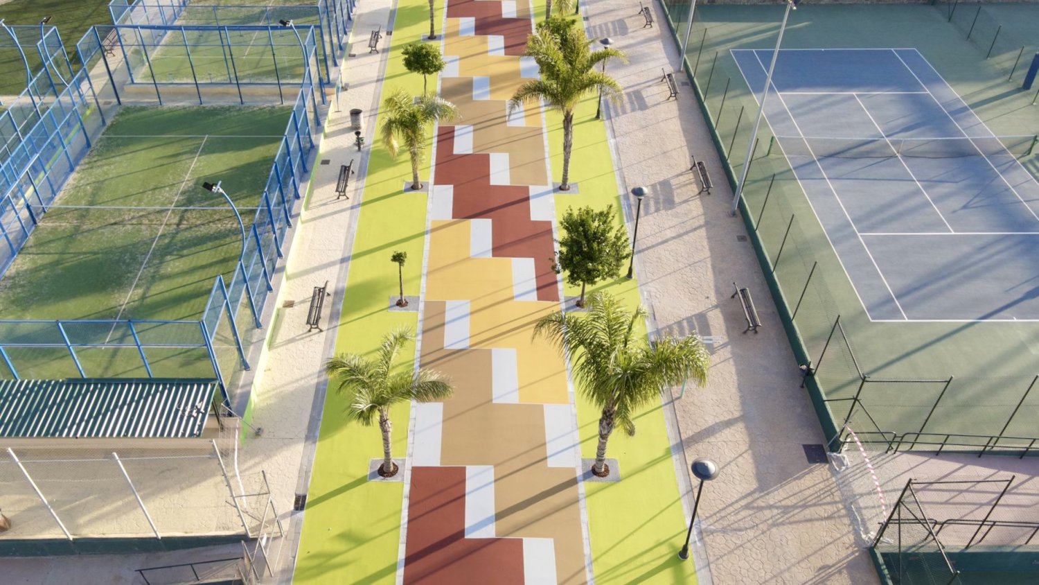 Avanza a buen ritmo la remodelación del bulevar principal del Fernando Ruiz Hierro en Vélez-Málaga