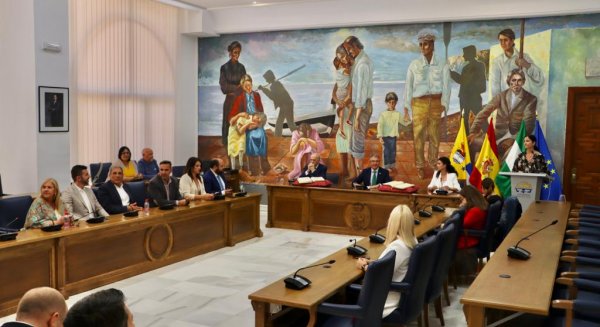 Un total de 74 nuevos funcionarios toman posesión en el Ayuntamiento de Rincón de la Victoria