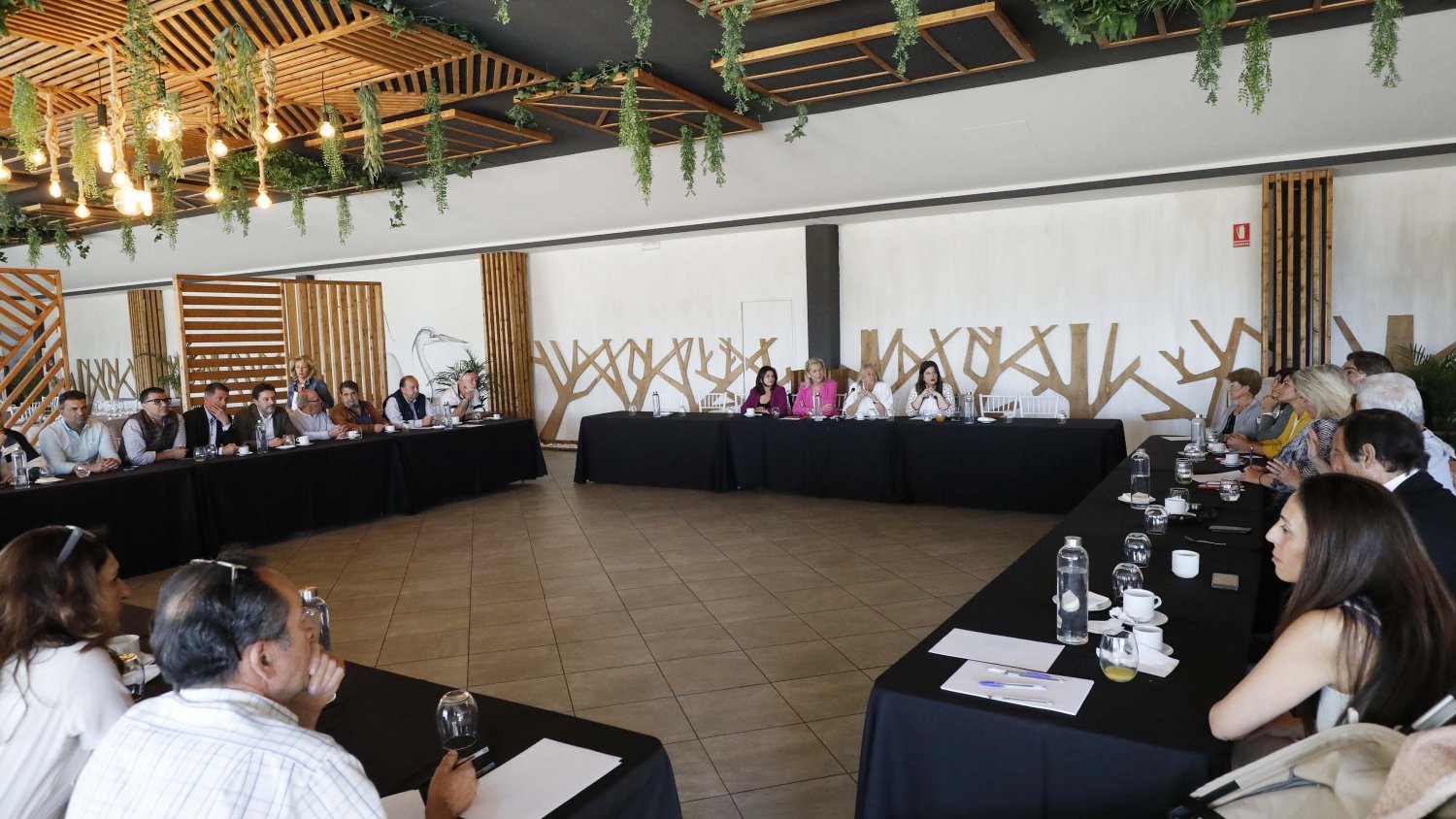 El Ayuntamiento aborda con los vecinos de Bello Horizonte el plan de reforma interior 
