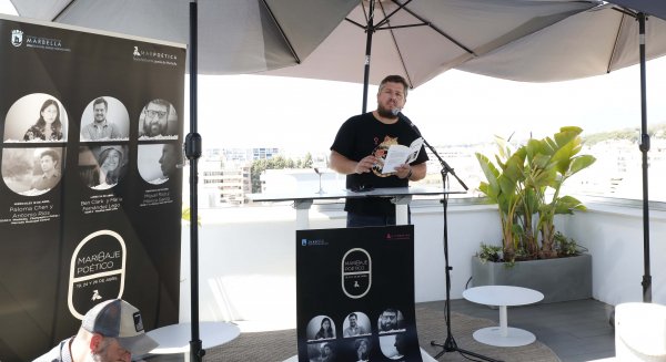 Marpoética afronta la última semana con la entrega del I Premio del festival al escritor Felipe Benítez Reyes 