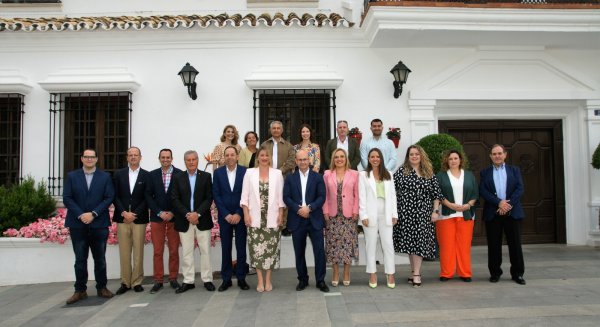 Cs Mijas presenta su lista a las municipales marcada por la juventud, la formación y la experiencia