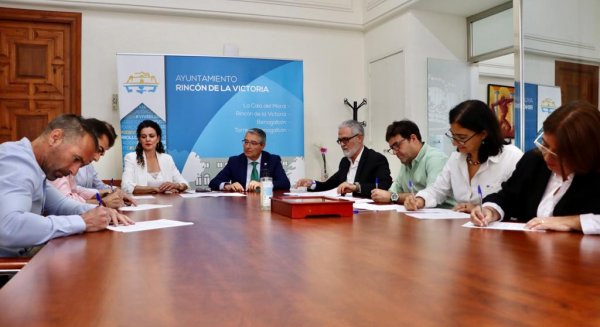 El Ayuntamiento de Rincón de la Victoria y los sindicatos rubrican el Acuerdo de Funcionarios hasta 2026 