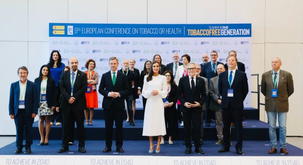La Reina Letizia tiene un encuentro con más de 100 jóvenes activistas europeos contra el tabaco