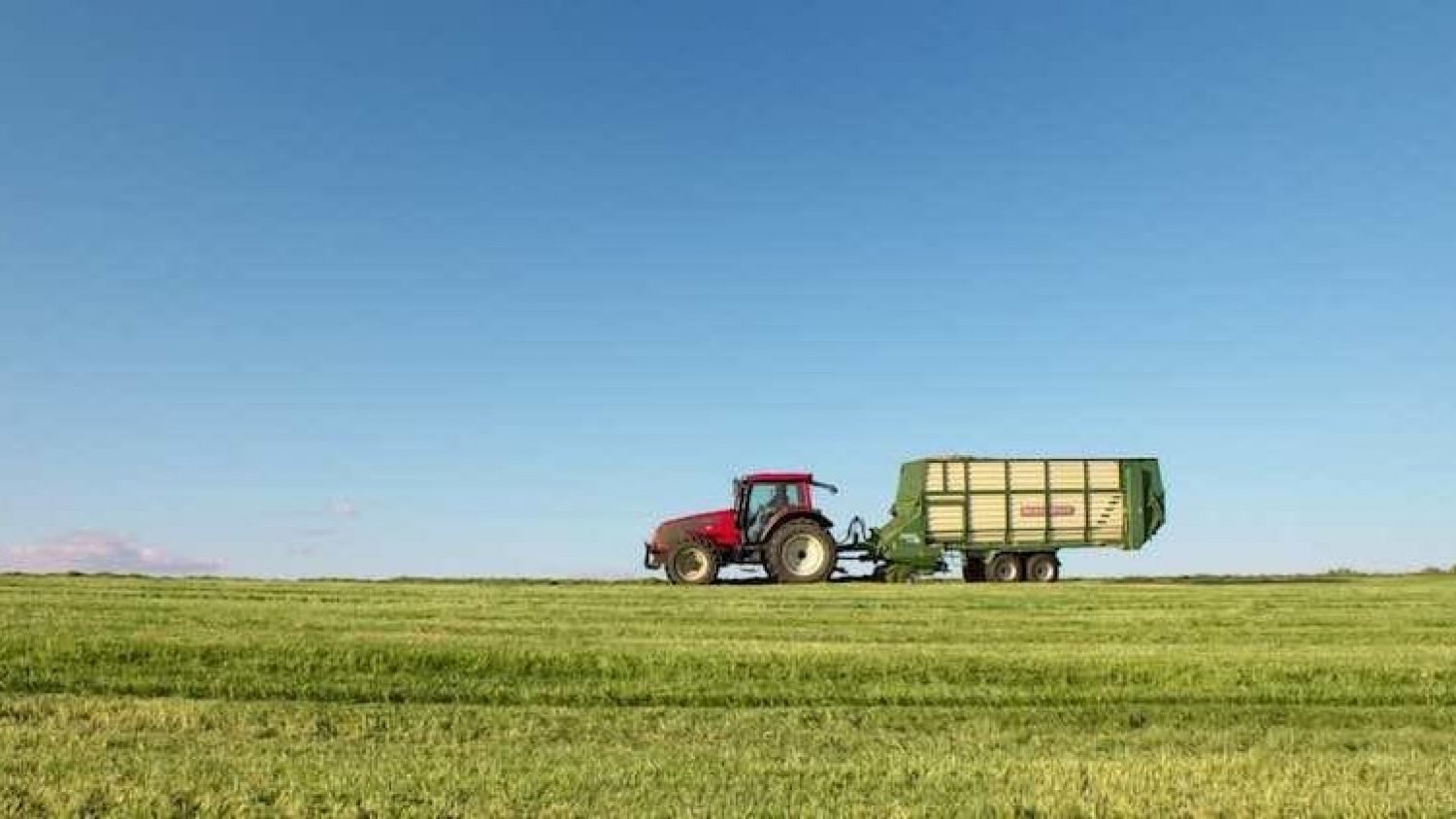 El Gobierno publica una rebaja mínima del 25% en el IRPF 2022 para agricultores y ganaderos