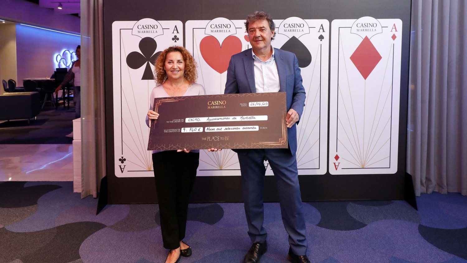 El Casino de Marbella dona más de 9.700€ en fichas extraviadas al Ayuntamiento del municipio