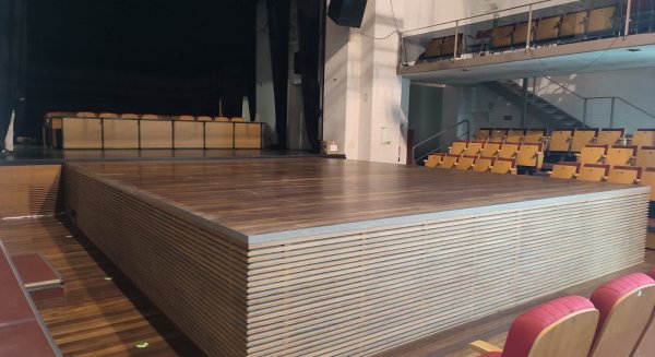 El Teatro del Carmen de Vélez-Málaga suspende temporalmente su actividad por una incidencia técnica