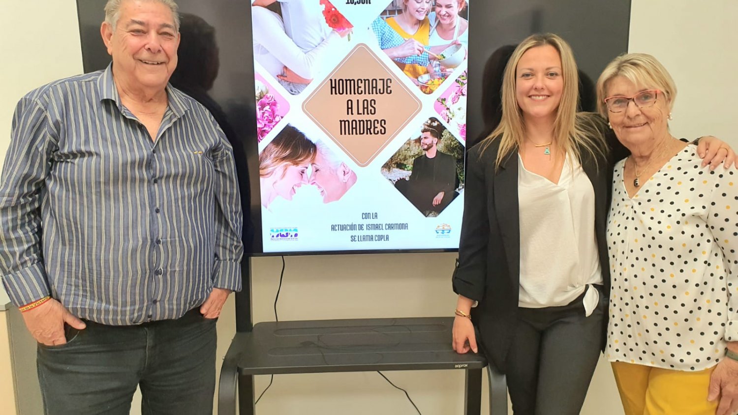 El Centro de Participación Activa de Mayores de Rincón de la Victoria acoge un homenaje con motivo del Día de la Madre