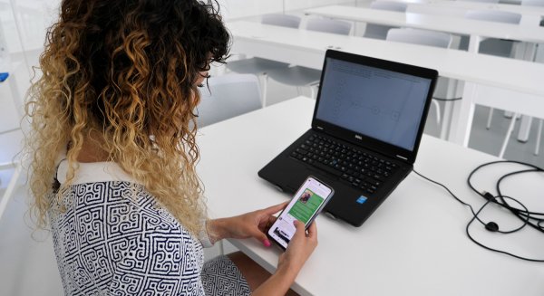 UMA.- Estudian el papel mediador del 'FOMO' ante el 'uso problemático del móvil' de los adolescentes