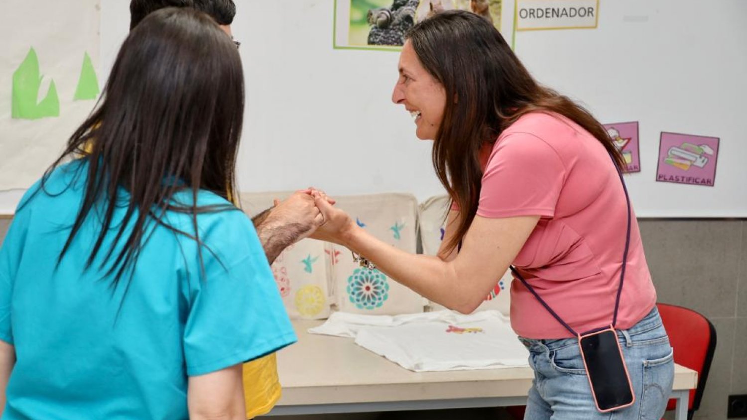 Loles López destaca la sensibilidad y compromiso social de Olula del Río (Almería)