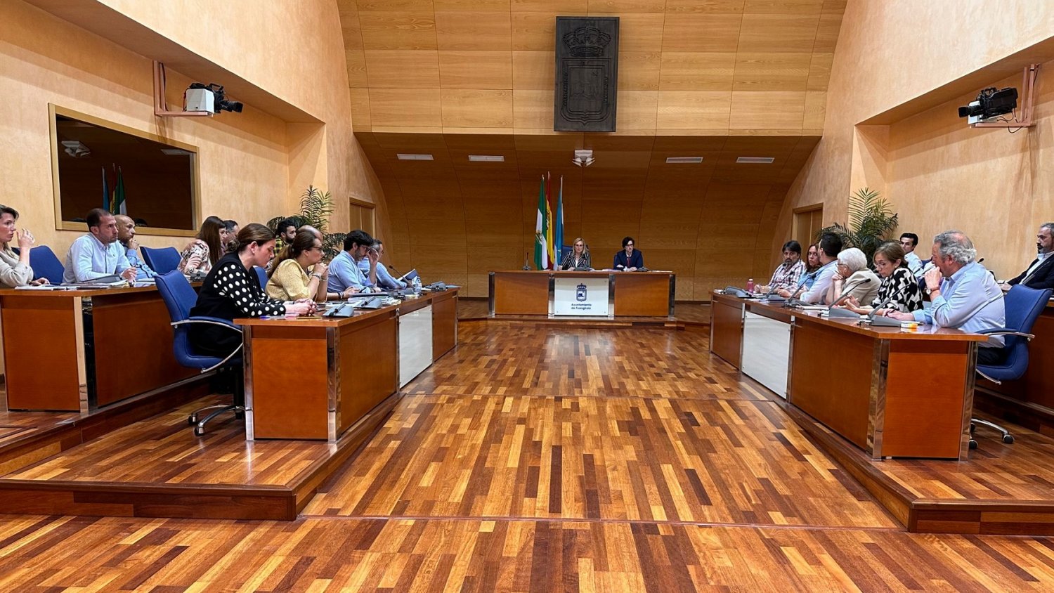 El Ayuntamiento felicita a tres alumnos del IES Los Boliches por ganar la fase andaluza de la Olimpiada Científica