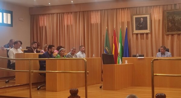 El Pleno de Vélez-Málaga realiza el sorteo para designar los miembros de las mesas electorales para el 28M