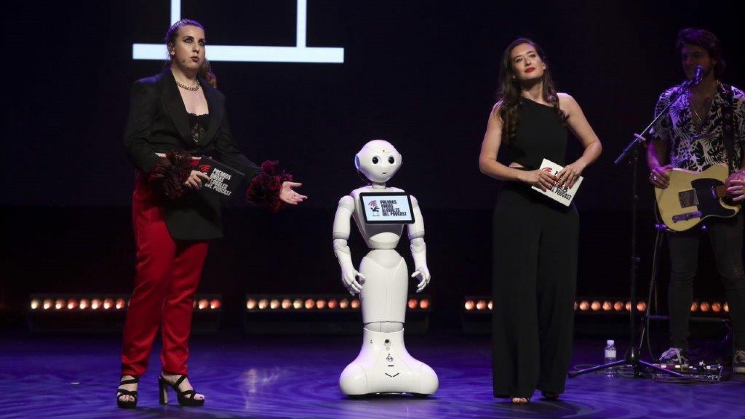 Inés Hernand y Andrea Compton presentan en Málaga los Premios Ondas Globales del Podcast