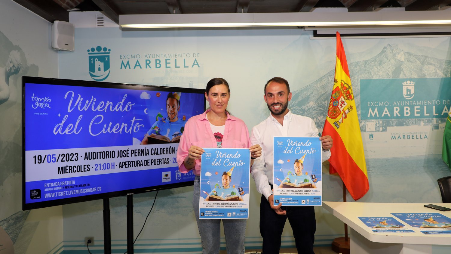 El Auditorio José Pernía Calderón alberga el espectáculo ‘Viviendo del cuento’, del cómico Tomás García