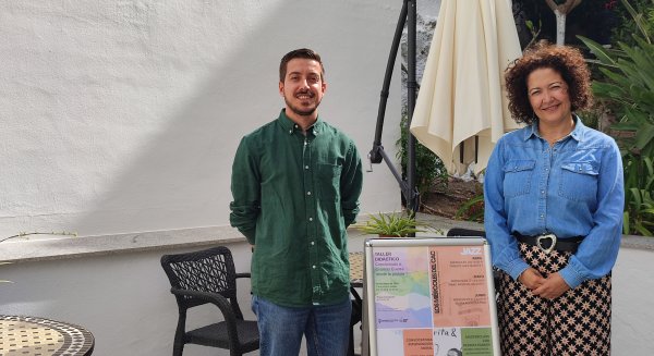 El CAC de Vélez-Málaga saca a concurso la decoración de un muro de su jardín interior