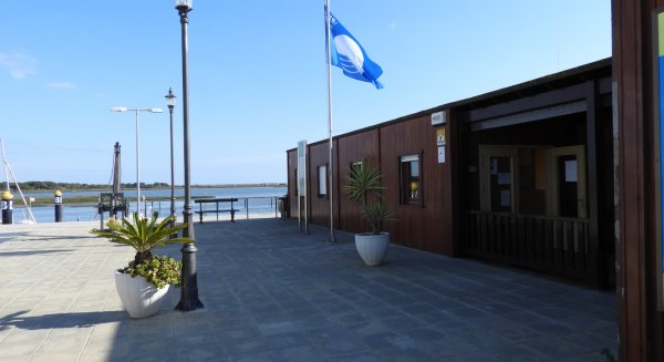 Los puertos andaluces de gestión autonómica reciben nueve banderas azules