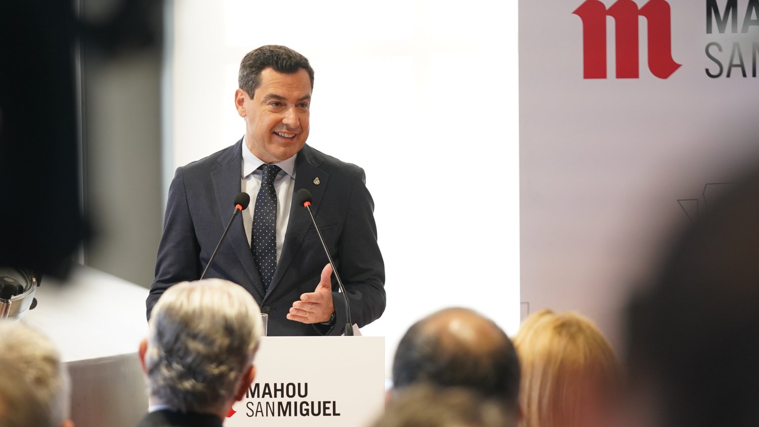 Moreno destaca el papel clave de las empresas para que Andalucía sea la primera comunidad en energías limpias 