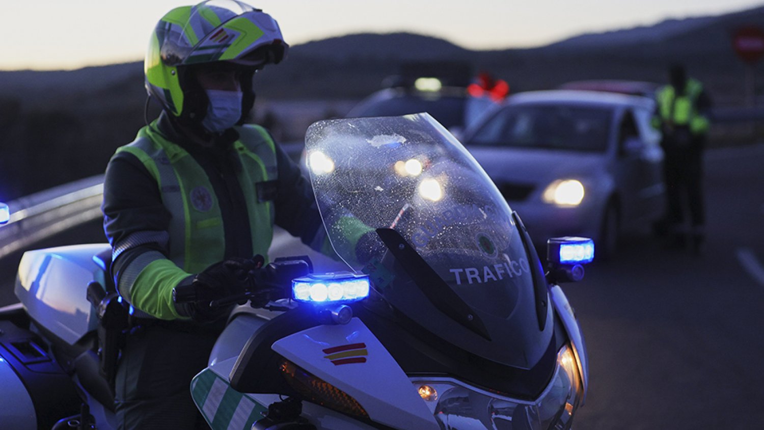Dos jóvenes fallecidas en una colisión frontal entre dos turismos en Coín