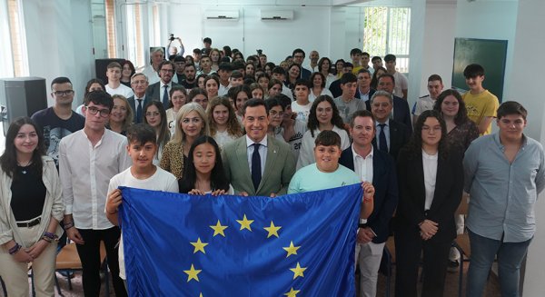Moreno anima a los jóvenes a valorar las libertades por vivir en un espacio de progreso y bienestar como la UE