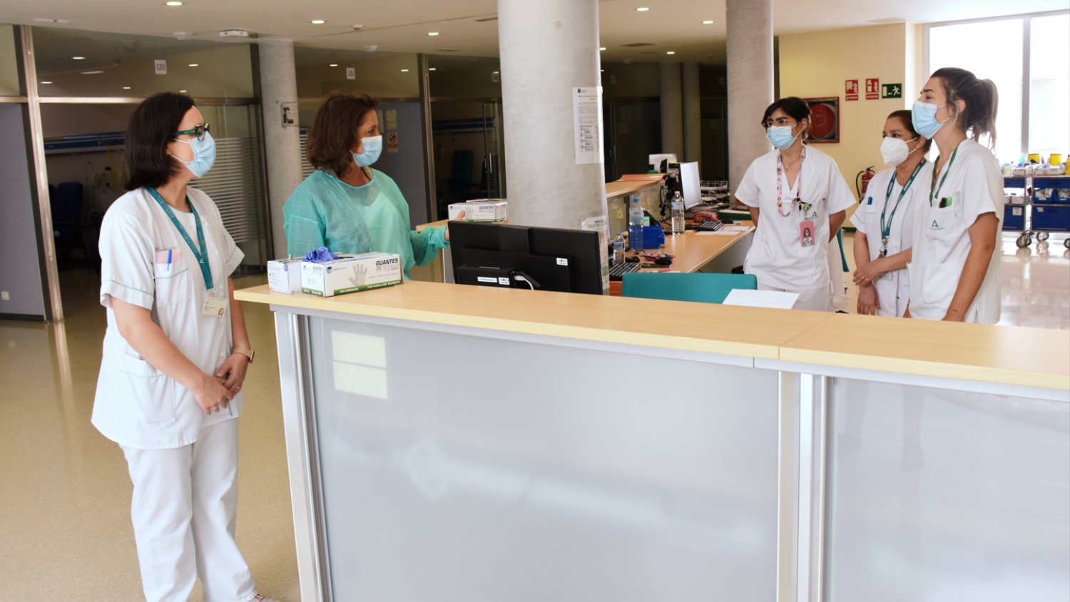 Catalina García visita las obras de la ubicación provisional del centro de salud El Palo 