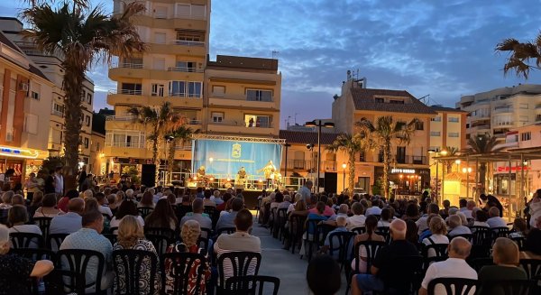 `Calle La Noria´ y `La Líquida Teatro´cierran el ciclo cultural ‘Siente Fuengirola’ de esta temporada de 2022