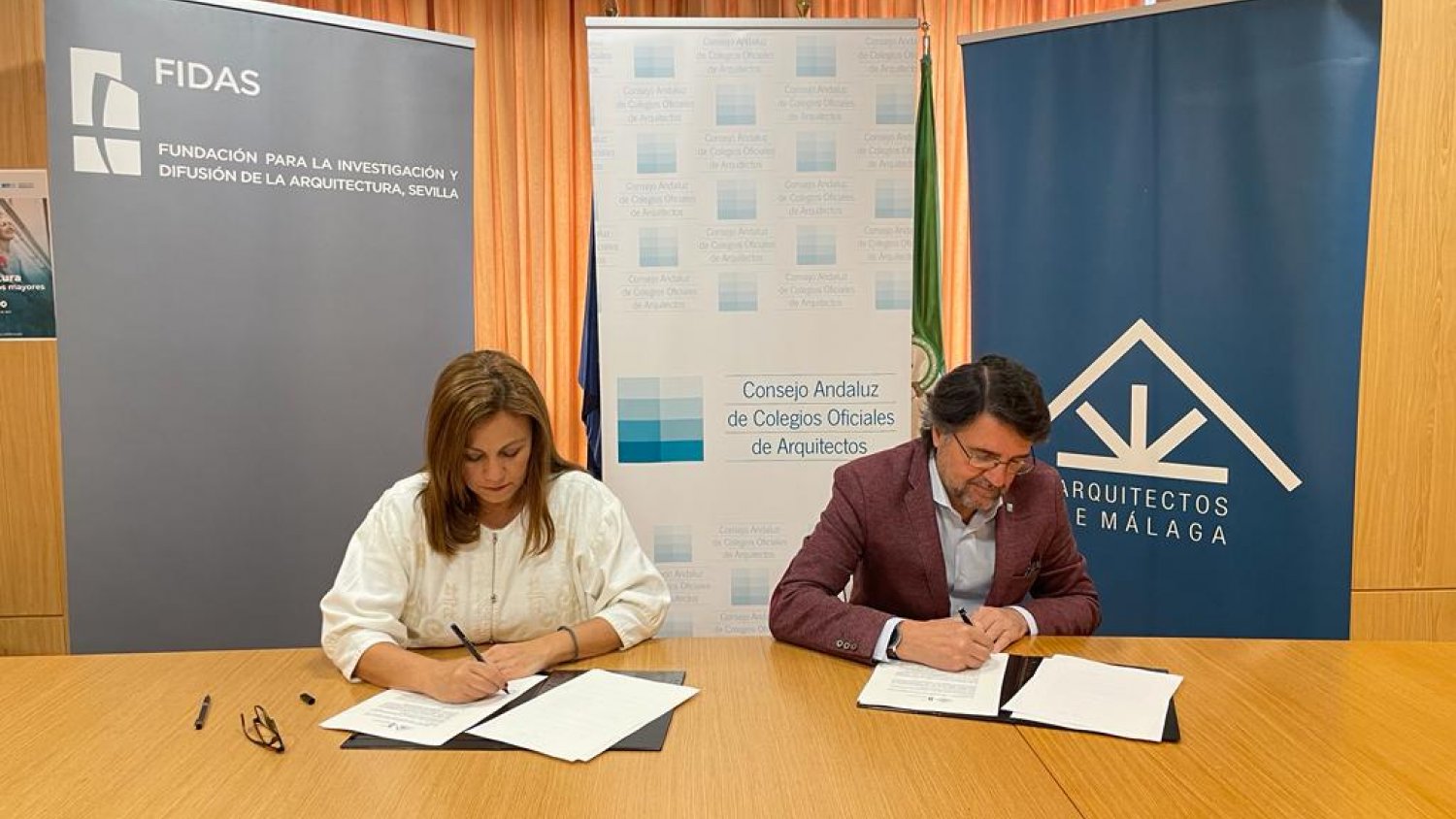 Los arquitectos malagueños y sevillanos estrechan lazos a través de la Fundación FIDAS