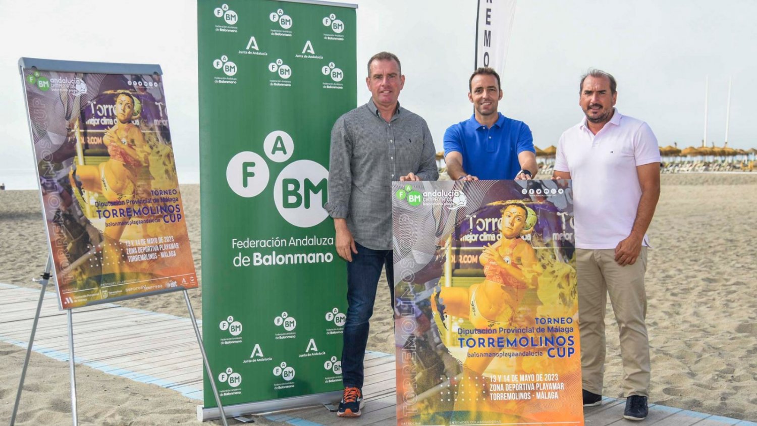 Más de 800 jugadores participan en Torremolinos en el torneo internacional de balonmano playa