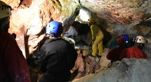 Se descubre en Rincón de la Victoria una nueva cavidad en el complejo calizo de El Cantal