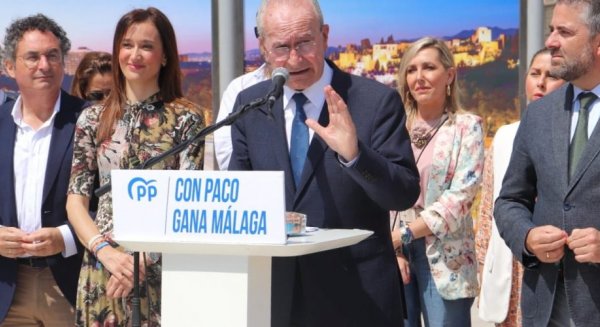 De la Torre pondrá en servicio una macrolínea entre Carretera de Cádiz - Ciudad Jardín y ampliará la gratuidad del autobús