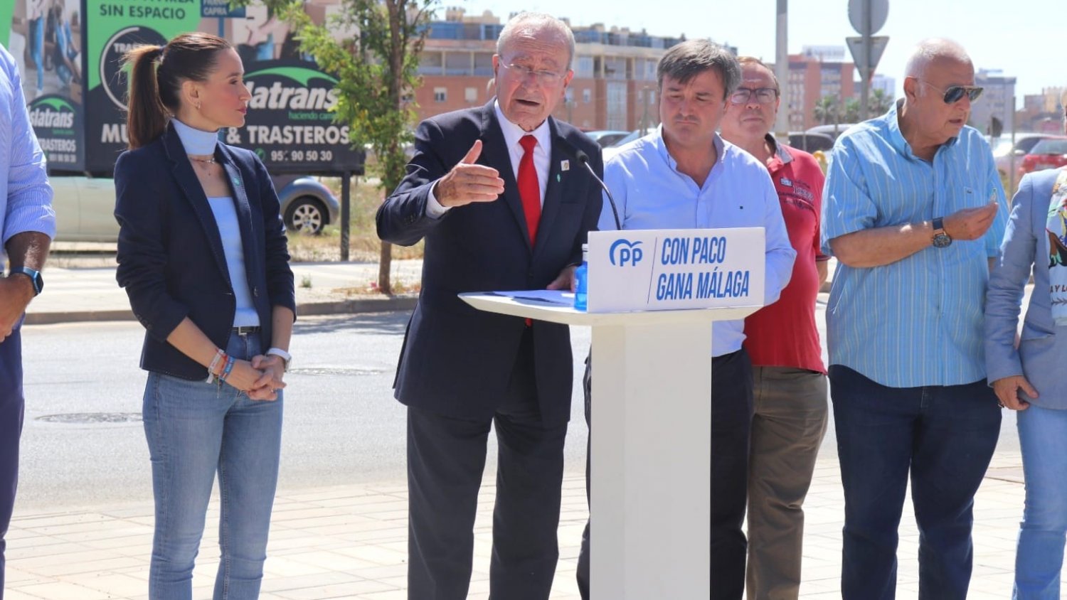 De la Torre promete aumentar la plantilla de Policía Local y Bomberos y poner en marcha unidades de drones de apoyo a la seguridad