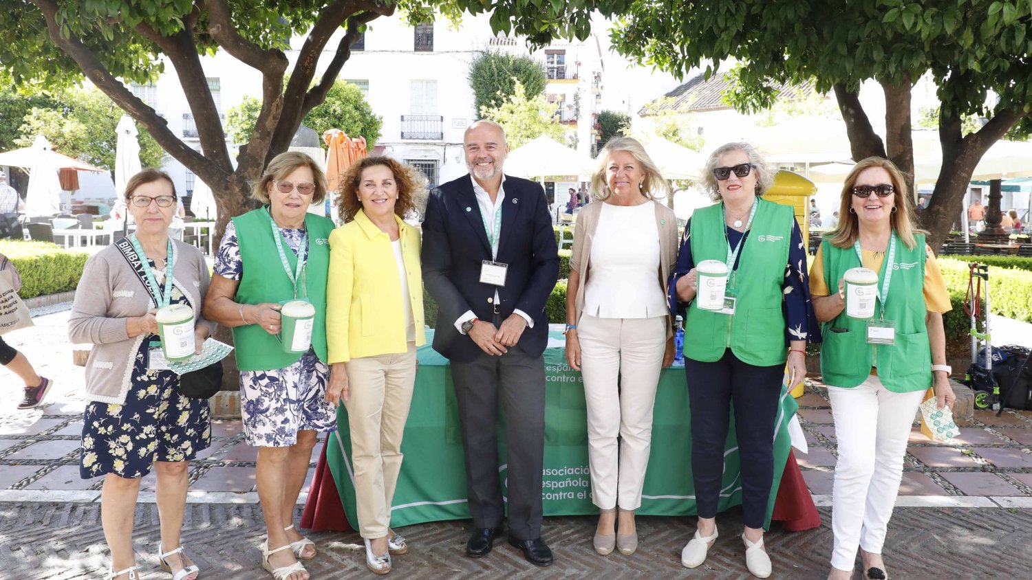 Marbella reitera su respaldo a la Asociación Española contra el Cáncer en su cuestación anual