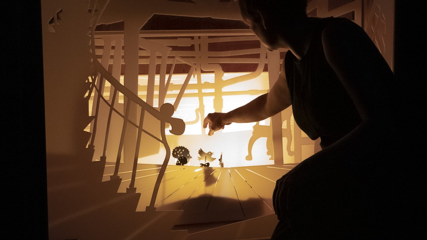 El Teatro Cánovas muestra un mundo increíble tras la oscuridad en ‘Lua’, una instalación artística para los más pequeños de casa