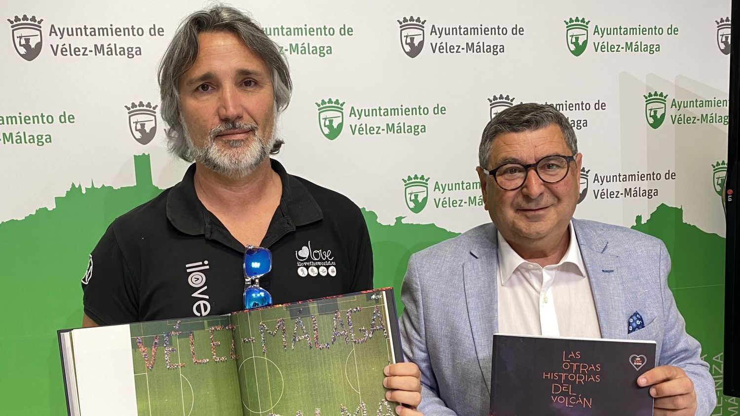 Vélez-Málaga acerca a los colegios y bibliotecas del municipio una publicación solidaria en apoyo a La Palma