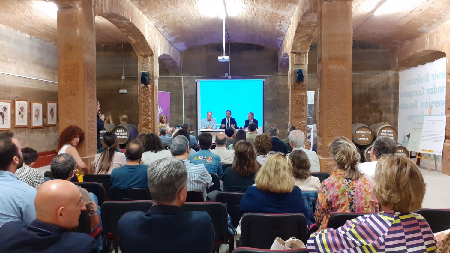 Salud y Consumo participa en un proyecto para mejorar la seguridad alimentaria de los vinos de Málaga