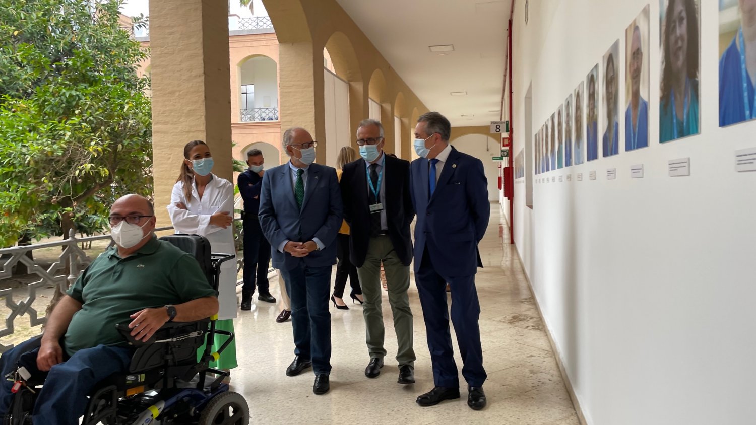El Hospital Regional de Málaga celebra el Día de la Enfermería con una exposición 