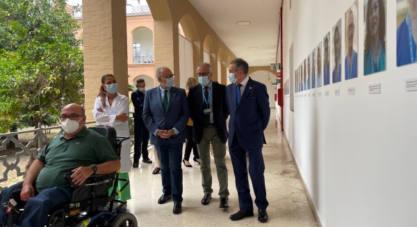 El Hospital Regional de Málaga celebra el Día de la Enfermería con una exposición 