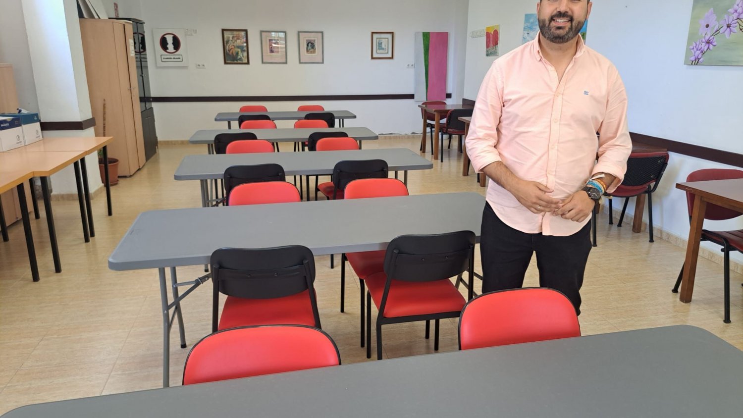 El Centro de Día de mayores de Vélez-Málaga renueva su mobiliario y equipamiento