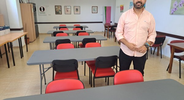 El Centro de Día de mayores de Vélez-Málaga renueva su mobiliario y equipamiento