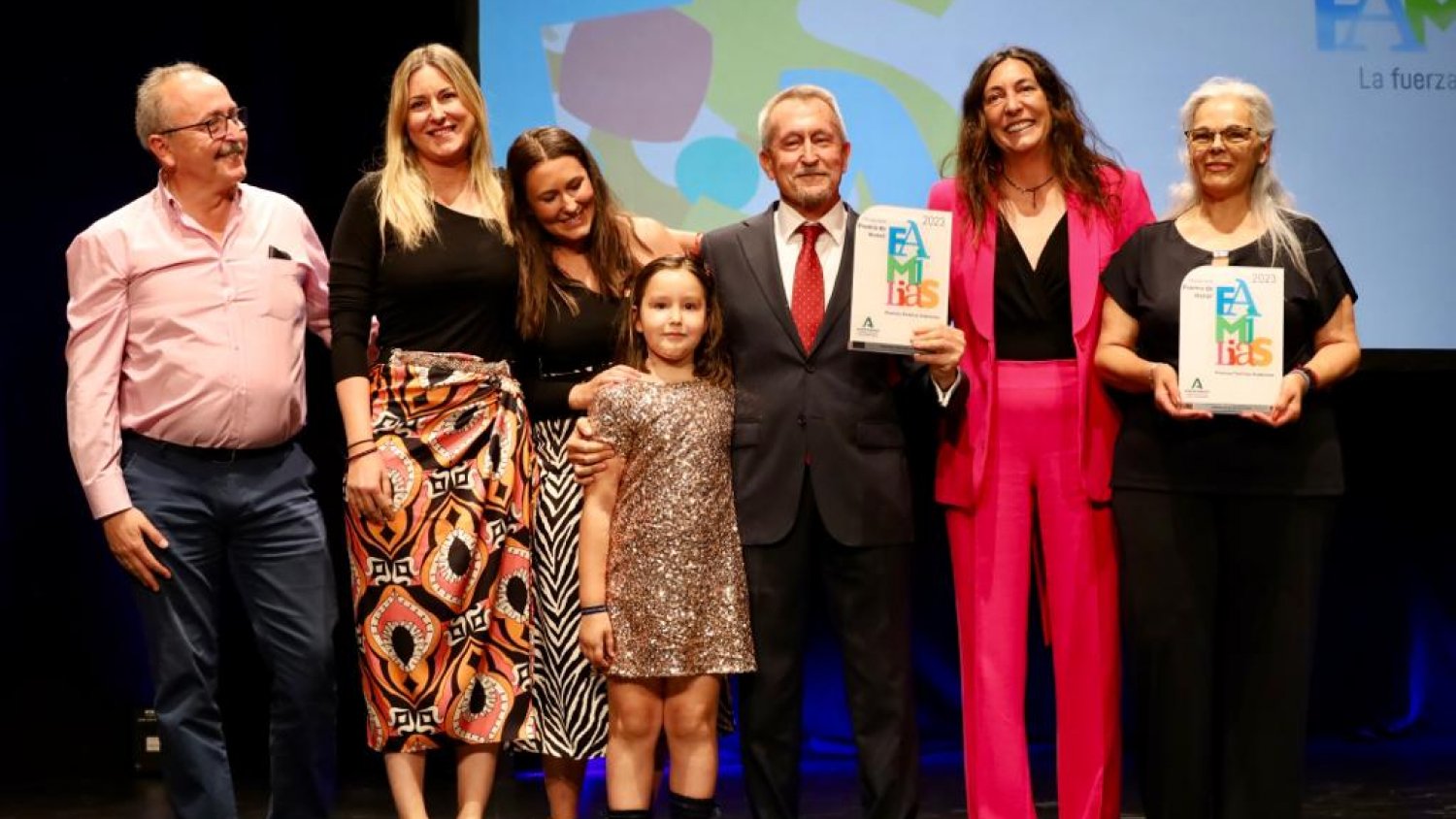 Loles López anuncia la creación de la primera Cátedra de Familias en Andalucía de la mano de la Universidad de Málaga