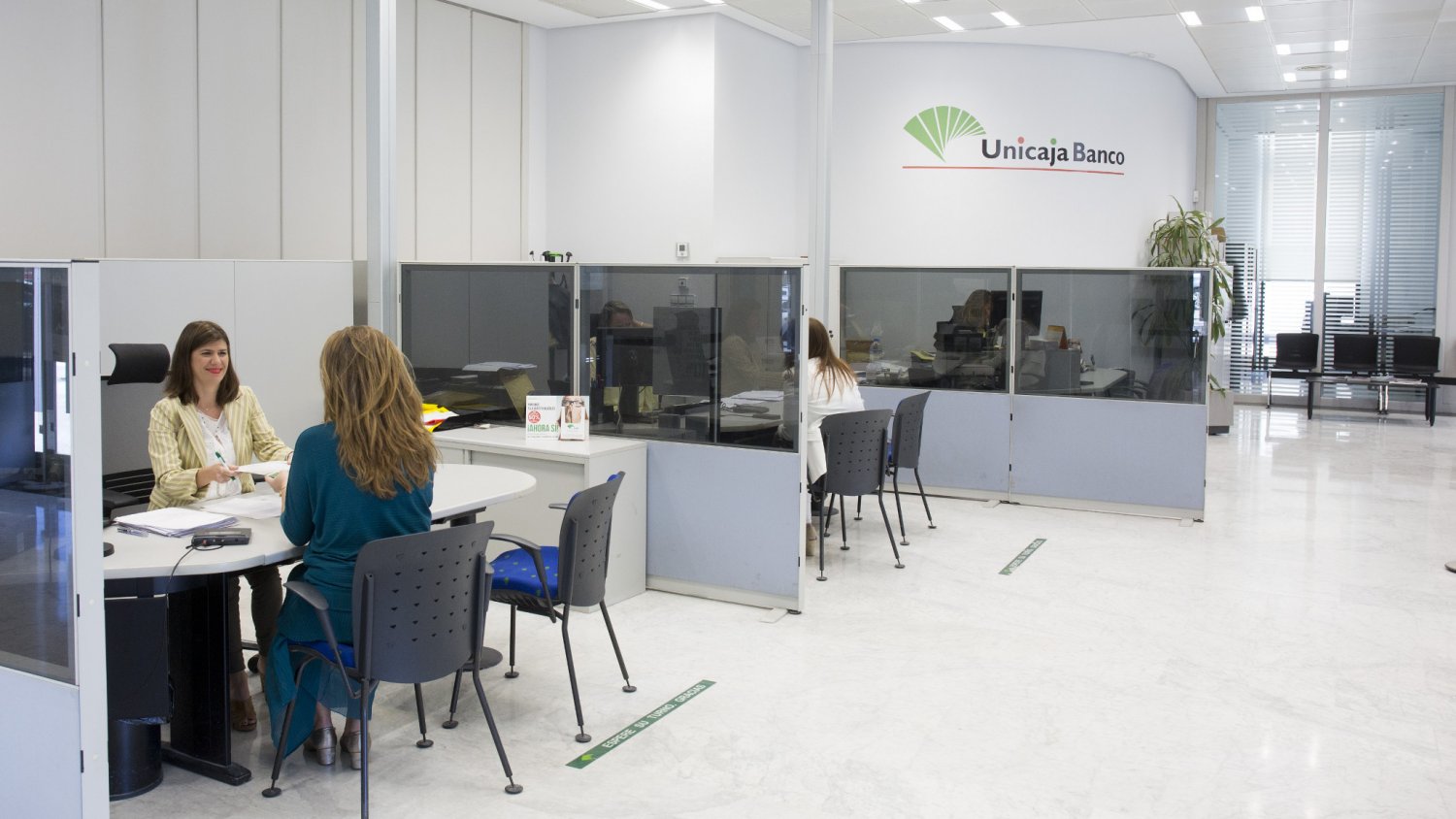 Unicaja Banco ofrece un seguro con amplias coberturas para la mejora y protección de comercios