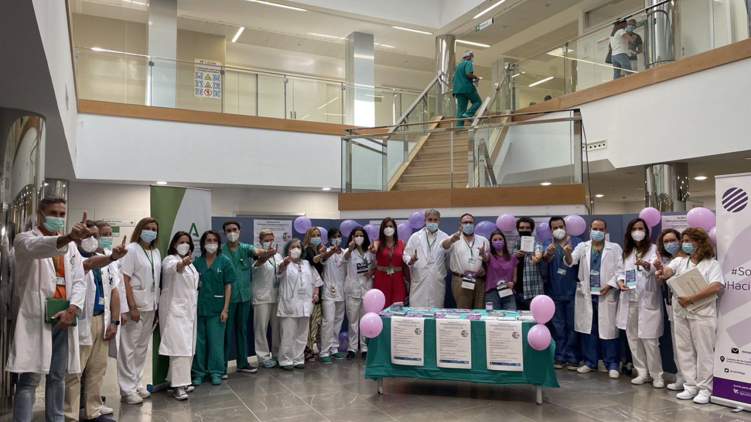 Profesionales, pacientes y asociaciones abordan en el Clínico la nutrición y la investigación en la enfermedad inflamatoria Intestinal EII