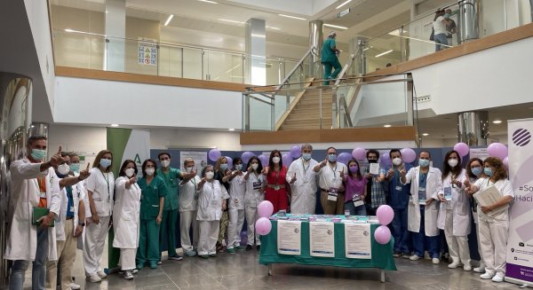 Profesionales, pacientes y asociaciones abordan en el Clínico la nutrición y la investigación en la enfermedad inflamatoria Intestinal EII